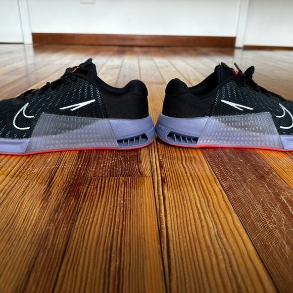 Womens Size 9 Nike Metcon 9 in black/metallic silver/purple/red - Picture 9 of 10